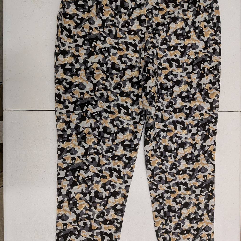 Plus-Size Printed Wide-Leg Pants - Beige/Black - Picture 2 of 7